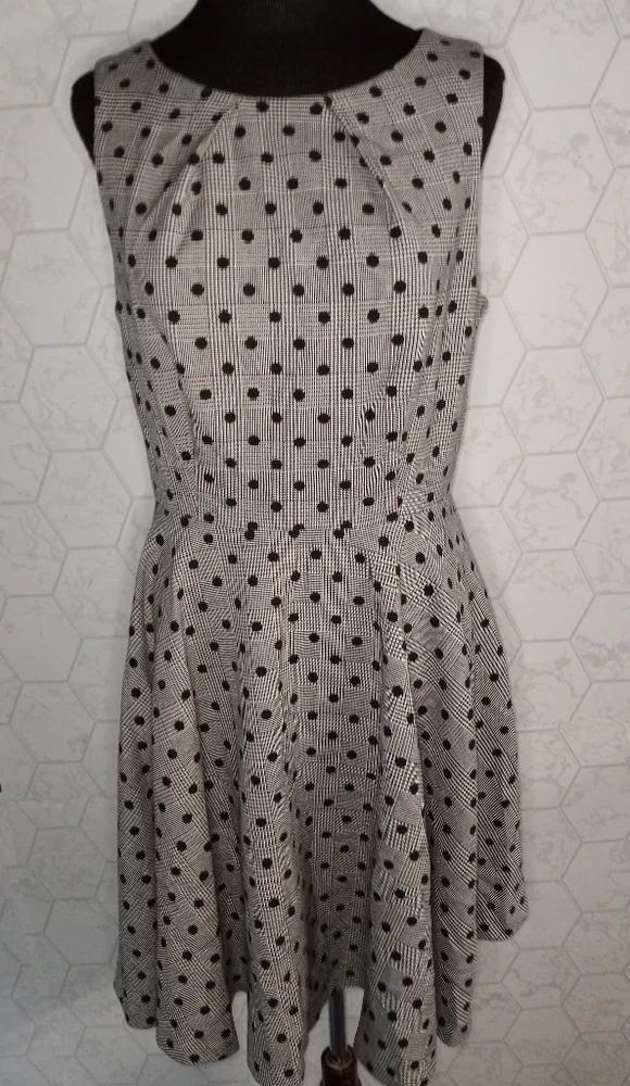 ELLE Plaid polka-dot flare dress in gray/black - Picture 8 of 16